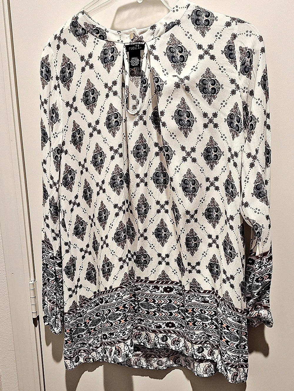 rue21 Printed Tunic in White & Blue